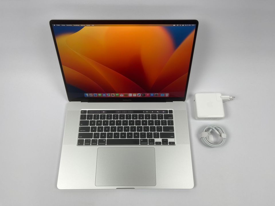 Apple MacBook Pro Retina TouchBar 16“ 8-Core i9 2,4 Ghz 1 TB SS in Neuburg am Rhein