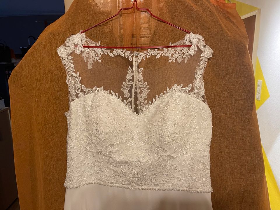 Brautkleid Größe 44 in Offenburg