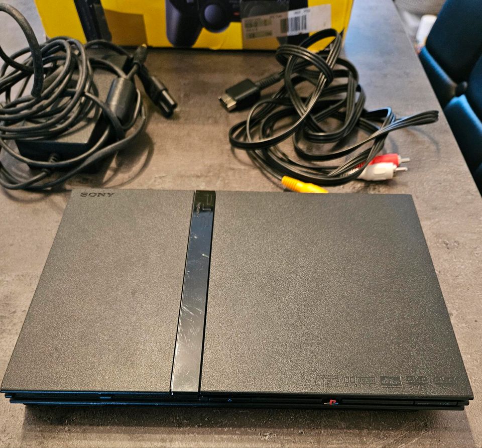 Playstation 2 Slim  Konsole mit Orginalkarton in Gelsenkirchen