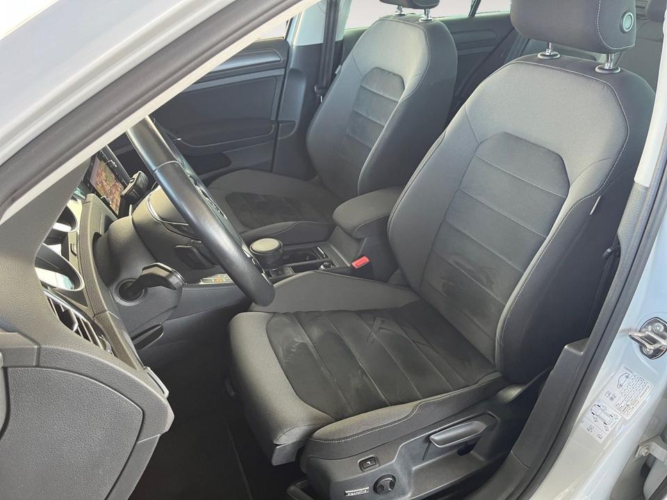 Volkswagen Golf VII Variant 1.6 TDIComfortline NAVI*CARPLAY in Dormagen