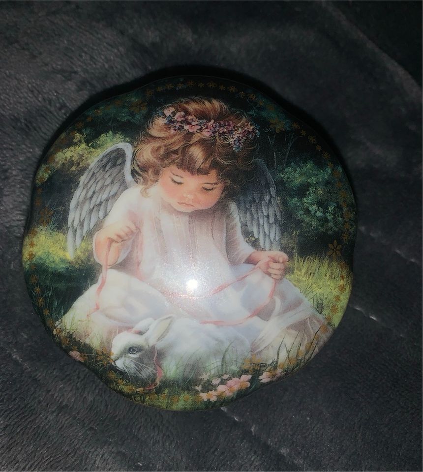 An Angel‘s Kindness By Donna Brooks Music Box in Hamm
