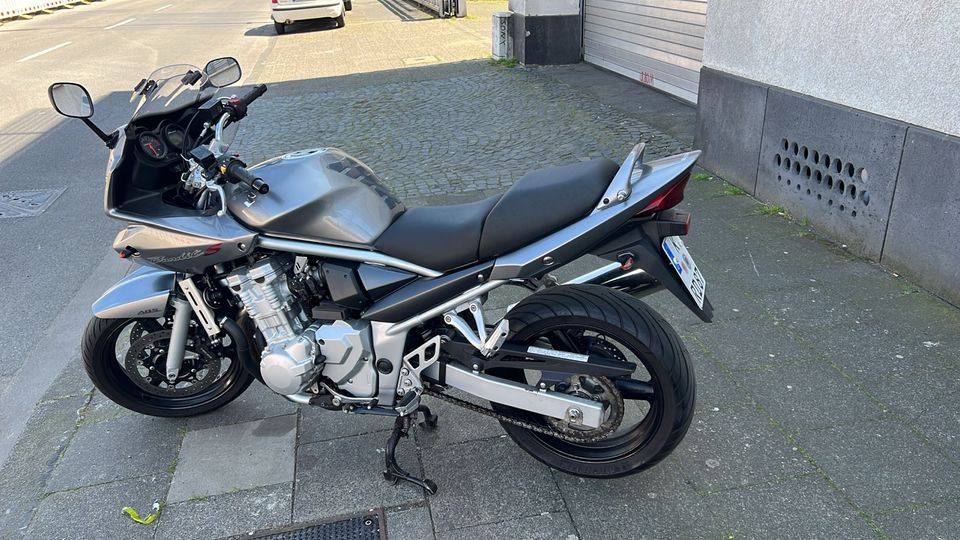 Suzuki Bandit 650s  ABS, TÜV Neu, viele neue Teile in Köln