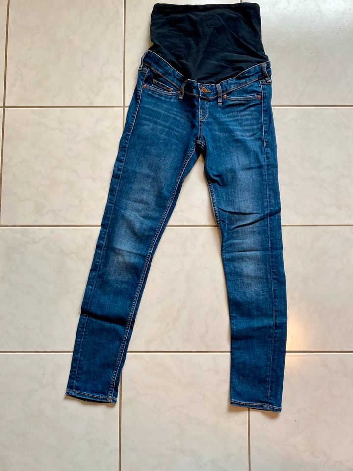 Umstands Jeans in Bayerisch Gmain