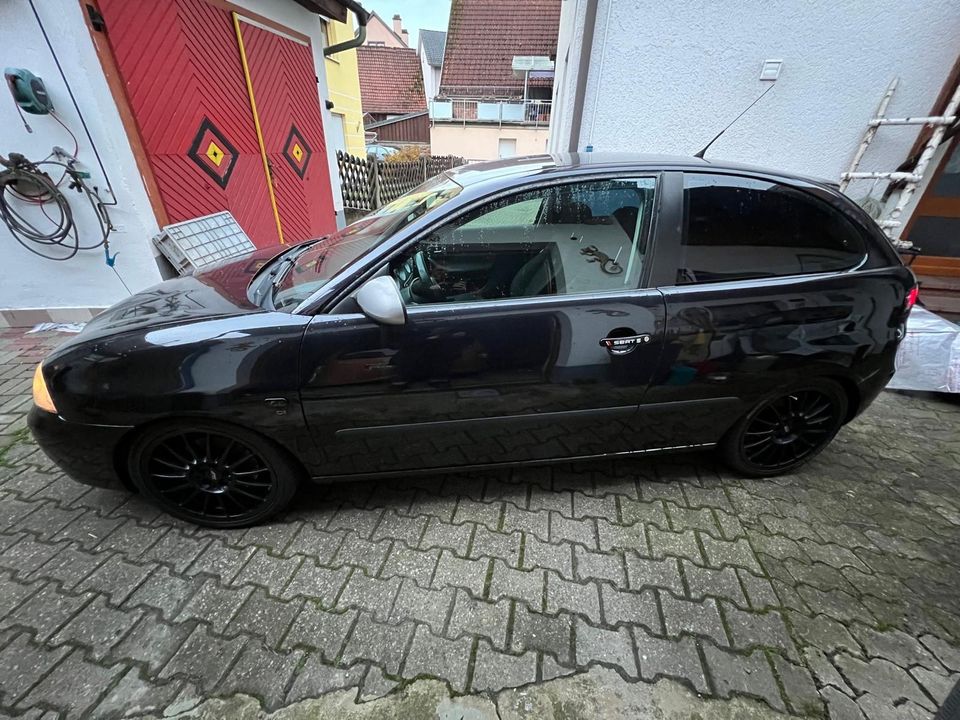 Seat Ibiza 6L FR 1.9TDI schwarz in Partenstein