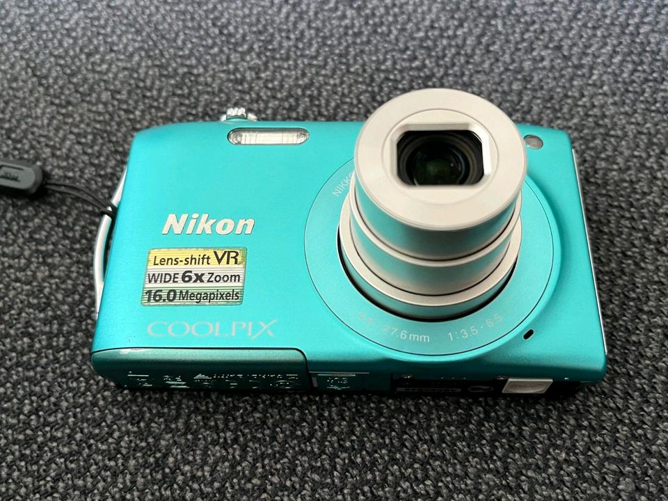 Nikon Coolpix 16 Megapixel in Garmisch-Partenkirchen