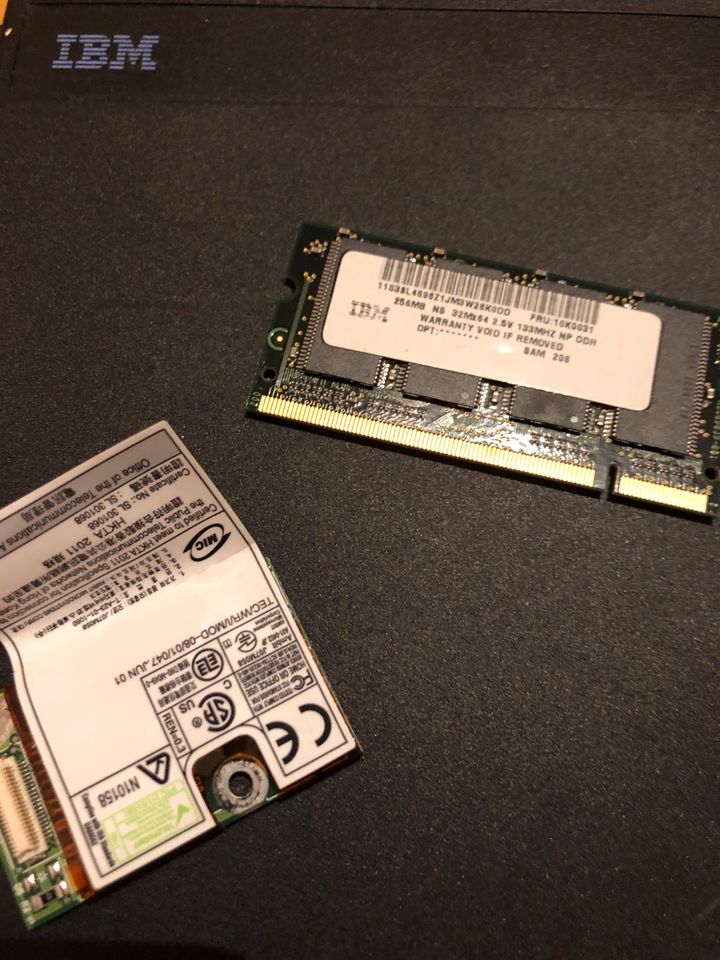 Lenovo T30 Ersatzteile (ext. Floppy, CD drive,…) 9€ inkl Versand in Essen