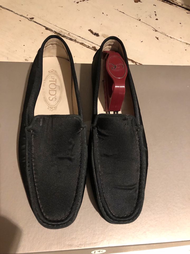 Tod´s Loafer 38,5 Seide schwarz NEU Schuhe in Berlin