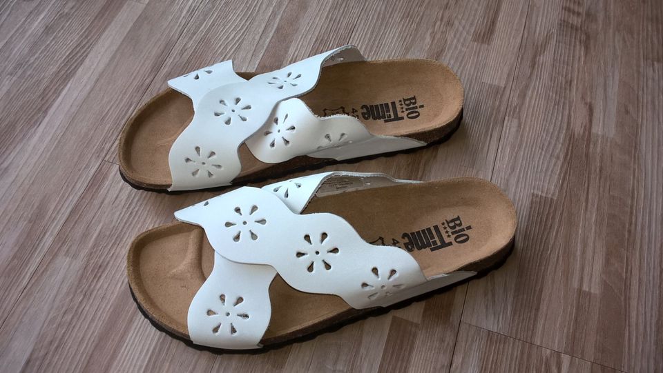 BIO TIME Pantoletten Sandalen Damen - NEU - 42 - weiß in Neuss