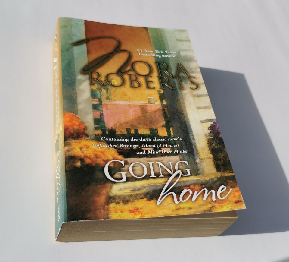 Going Home - Nora Roberts – 3 Liebesromane – Sprache: Englisch in Dresden