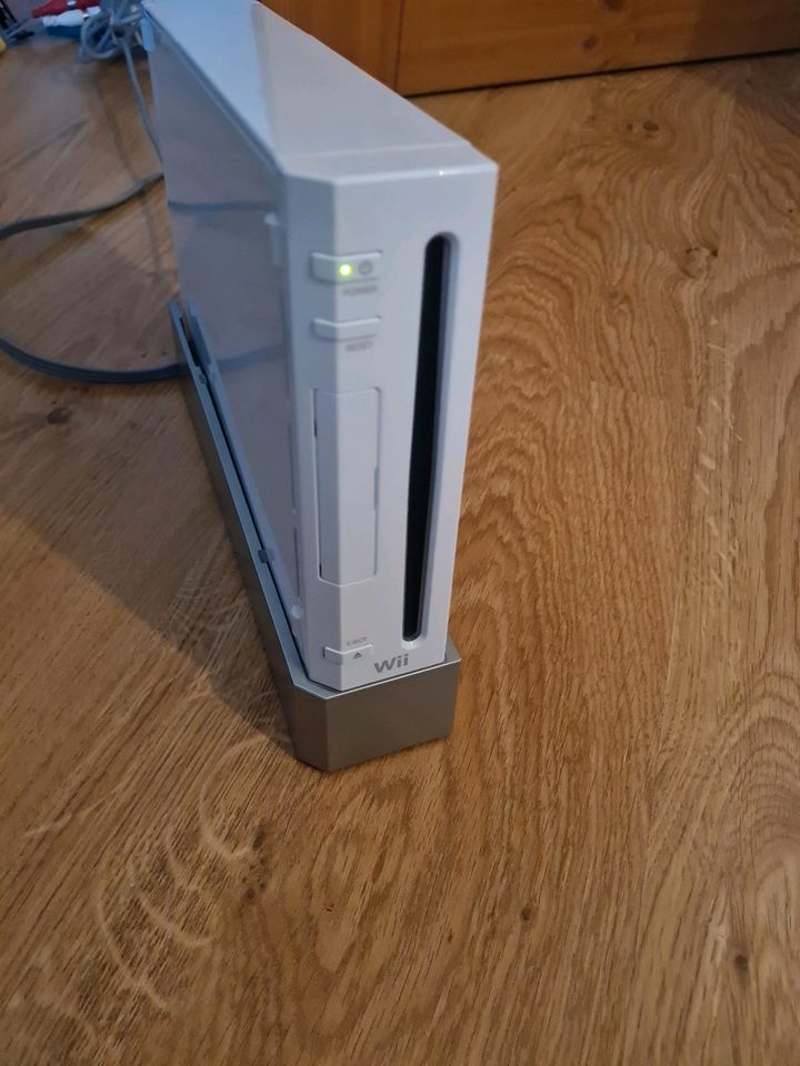 Wii Konsole Nunchuck 2 Motion Plus 1 Controller Spiel Sports in Heßles