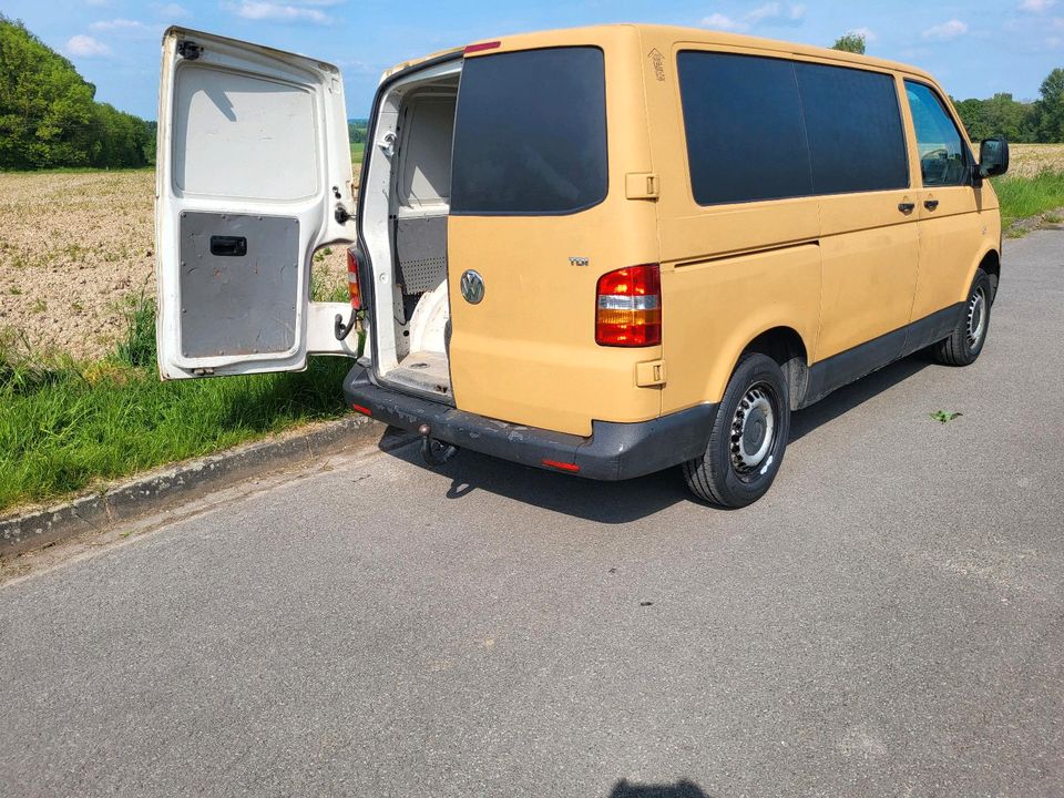 VW T5 Transporter in Leopoldshöhe