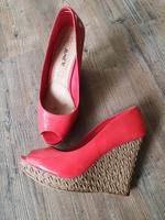Wedges Peeptoe High Heels koralle Gr 41 Hessen - Hatzfeld (Eder) Vorschau