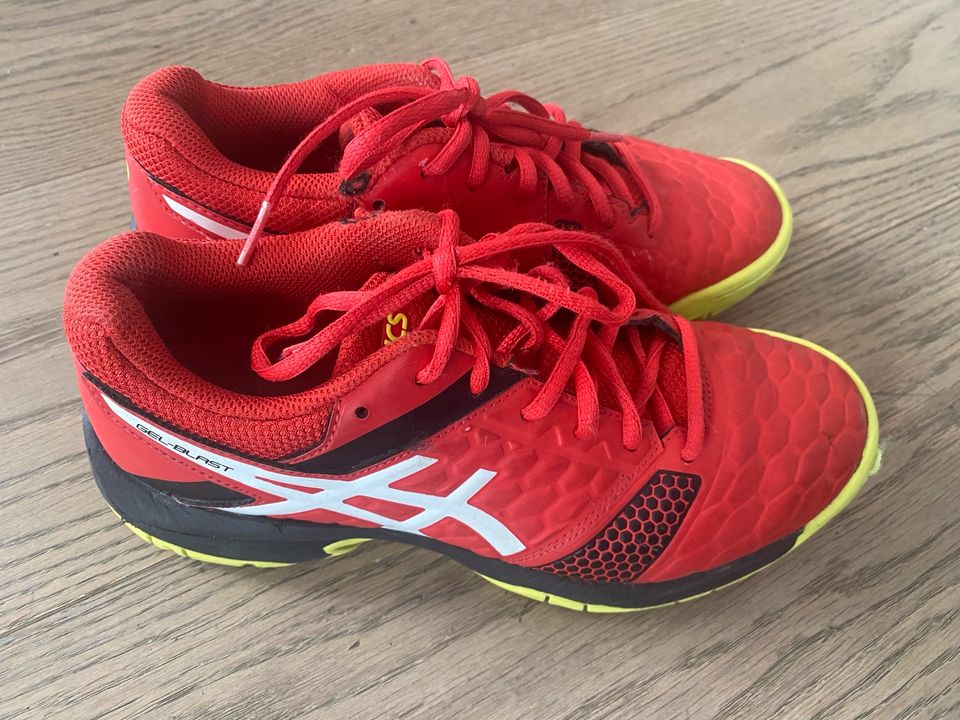 Asics Gel Blast Hallenschuhe rot in Größe 36 in Bad Soden am Taunus