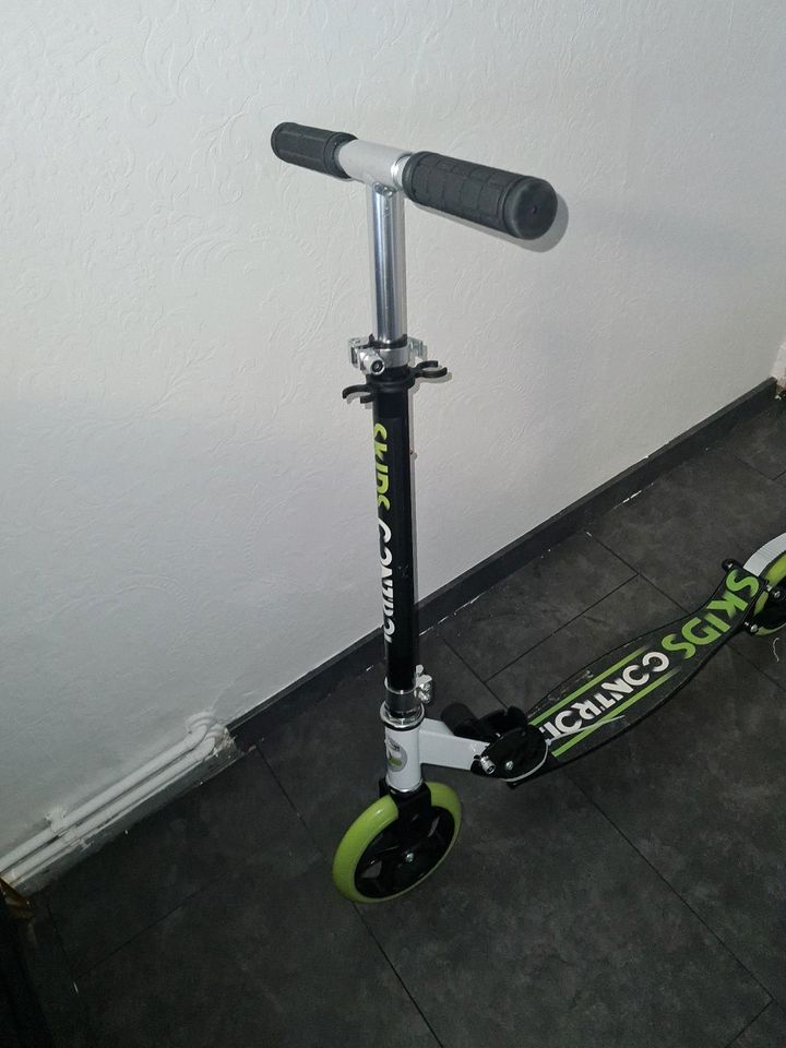 Scooter roller skids controll inkl gratis fahhrad Helm uvex Neu in Berlin