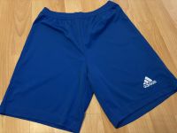 Adidas kurze Hose Sporthose Größe 152 Berlin - Reinickendorf Vorschau