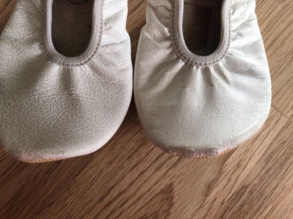 Lico Turnschlappen Ballettschuhe Größe 30 in Oelsnitz / Vogtland