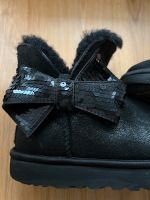 Ugg Boots Gr. 38 Schwarz / Schleife / Pailletten Hamburg-Nord - Hamburg Eppendorf Vorschau