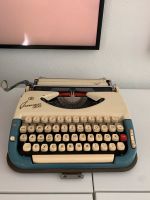 Gebrauchte Princess 300 Schreibmaschine von 1954 in blau & Beige München - Berg-am-Laim Vorschau