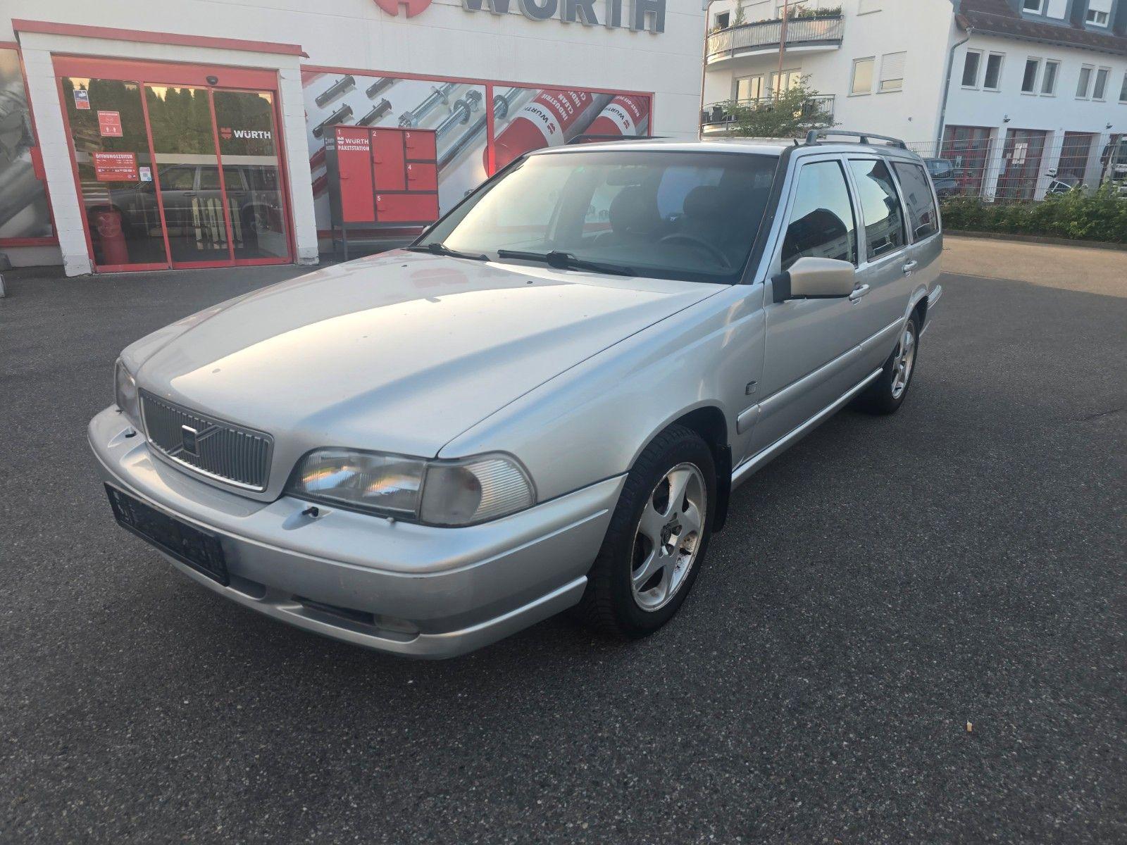 Abbildung des Autos Volvo V70 2.5 T    &quot…