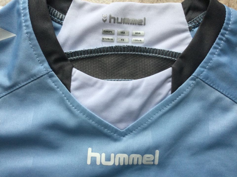 Langärmeliges Sportshirt von Hummel in Größe 128/134 in Halle