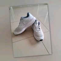 Nike. Sneaker. Gr. 37,5. Weiß. Top Nordrhein-Westfalen - Niederzier Vorschau