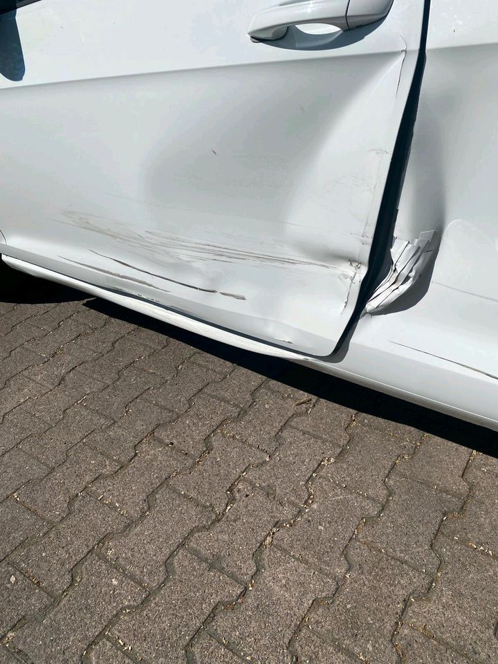 VW Golf 7 TDI 1.6 Unfall in Berlin