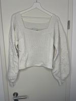 Weißer Asos Pullover mit kleinen Bommeln Niedersachsen - Wunstorf Vorschau