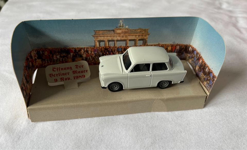 Trabbi, Trabant Modell 1:43, Neu im Karton Ediion Mauerfall 1989 in Kirchlengern