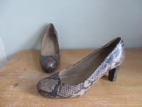 Unisa Sandalen Pumps grün schwarz Schlange Gr 39 sehr guter Zust. Baden-Württemberg - Gutenzell-Hürbel Vorschau