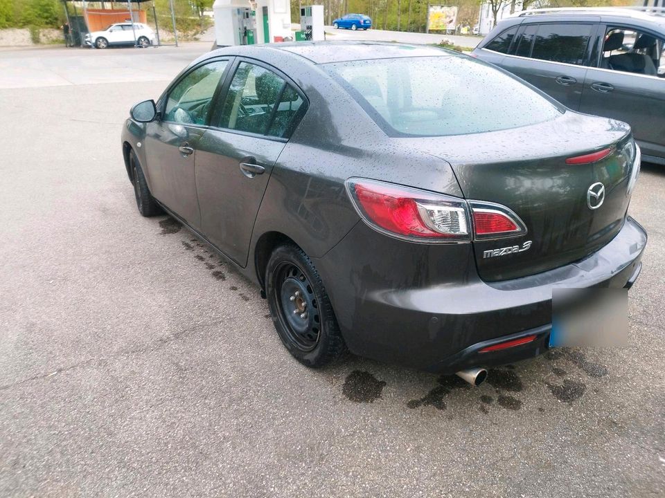 MAZDA 3 BL SEDAN 1.6 BENZINER BAUJAHR 2011 in Hausen i. Niederbayern