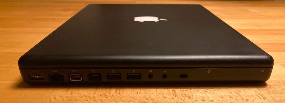 Apple Macbook (A1181) in Dresden