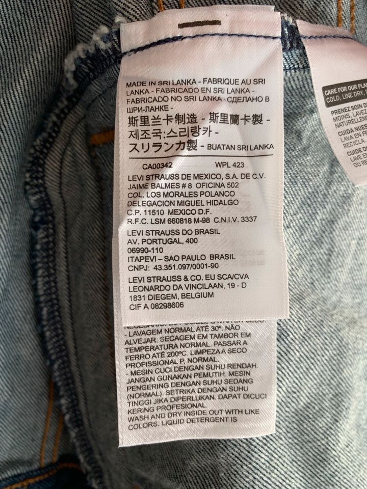 Levi’s Jeansjacke, Gr. L in Gießen