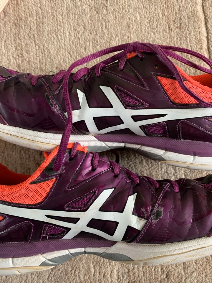 Asics Turnschuhe Gel Größe 41,5 in Issum