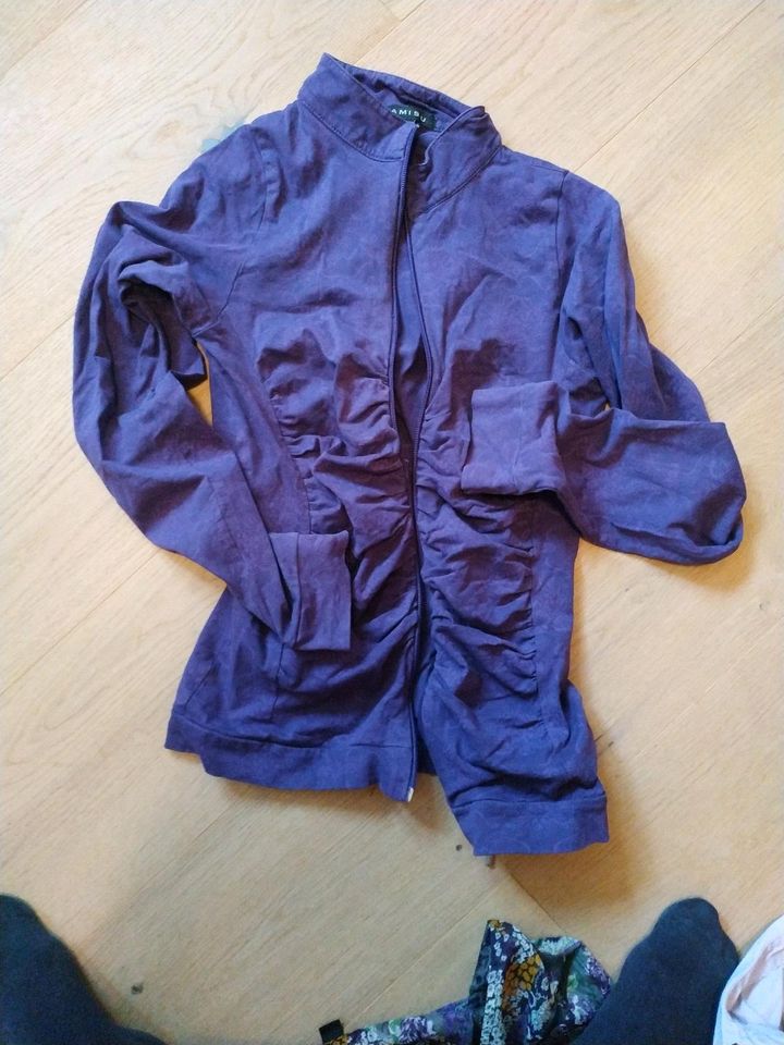 Oberteile Bluse Jacke lila flieder Gr. 36, bunt Gr. 40 in Frasdorf