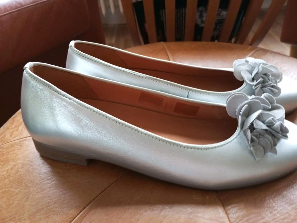 Damen Leder Ballerinas - QVC/Via Milano - 39,5 - Silber - Neu in Düsseldorf