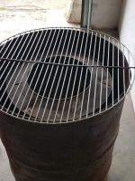 Feuertonne Grill grilleinsatzt mit Grillplatte 75 cm Durchmesser Bad Doberan - Landkreis - Schwaan Vorschau