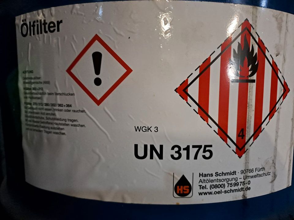 5 Fässer 210 Liter blau, Speziell für Entsorgung, fast neuwertig in Forchtenberg