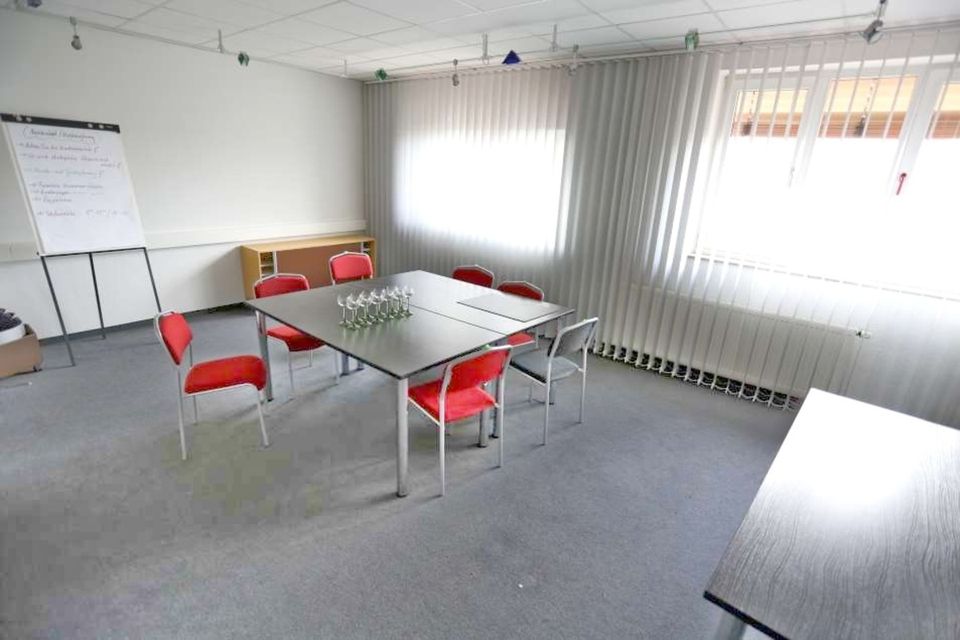 Gepflegtes Bürogebäude in verkehrsgünstiger Lage in Schauenburg in Schauenburg