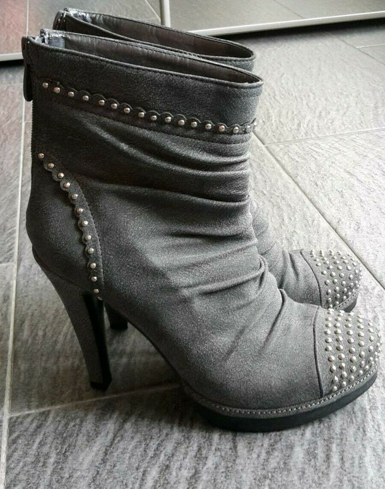 High Heel Stiefeletten Ankle Boots Siegel Schuhe in Hünfeld