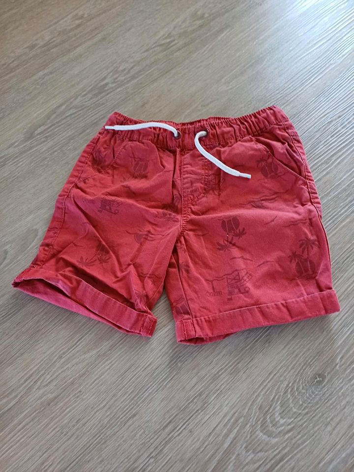 Kurze Hose, Shorts für Jungen Gr. 116 in Aurich