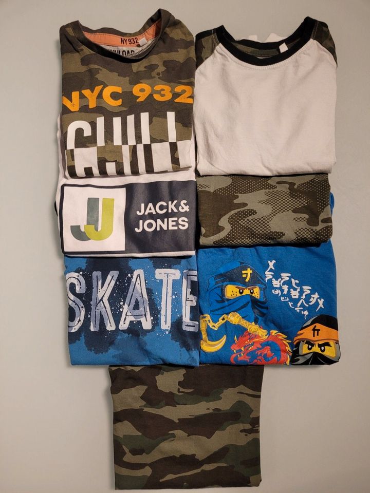 T-Shirts in Gr. 122/128 in Murr Württemberg