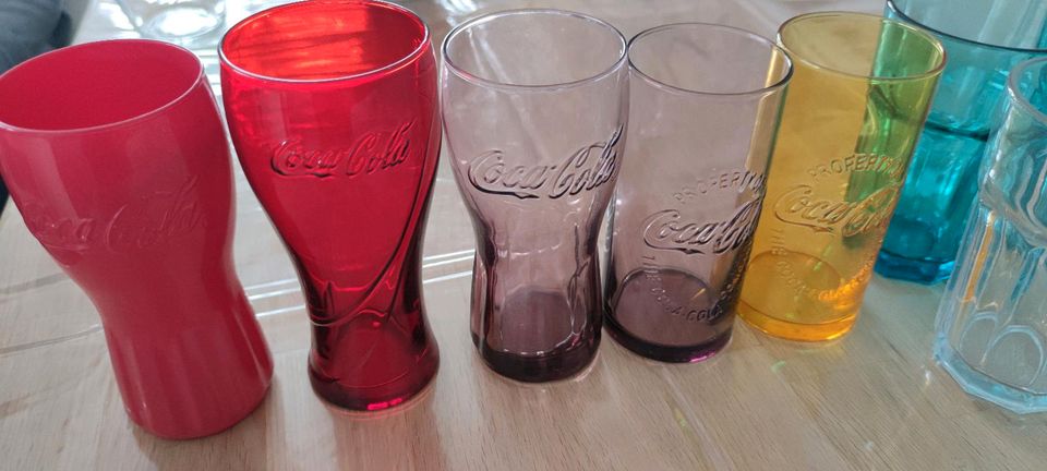 Gläser Coca-Cola Becher Sammelgläser in Semlow