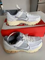 Nike Zoom Vomero 5 Summit White Cushlon Duralon Gr. 39 UK5.5 Nordrhein-Westfalen - Paderborn Vorschau