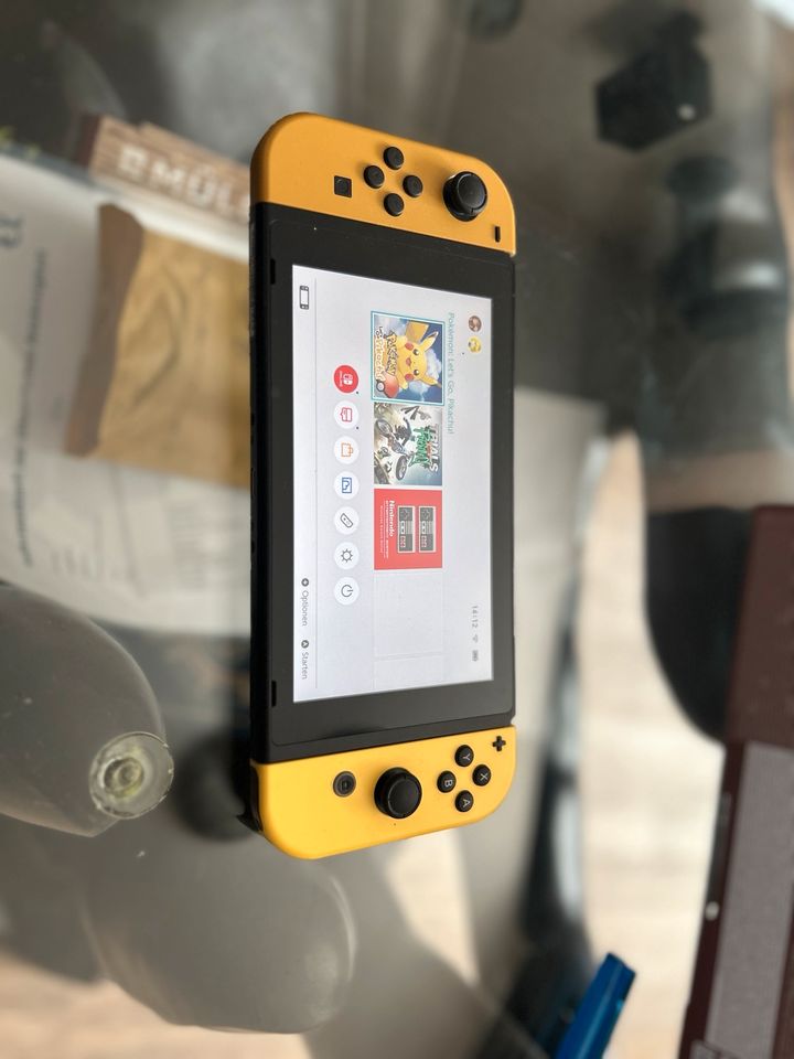 Nintendo Switch Lets go Pikachu Edition Pokemon in Mettlach