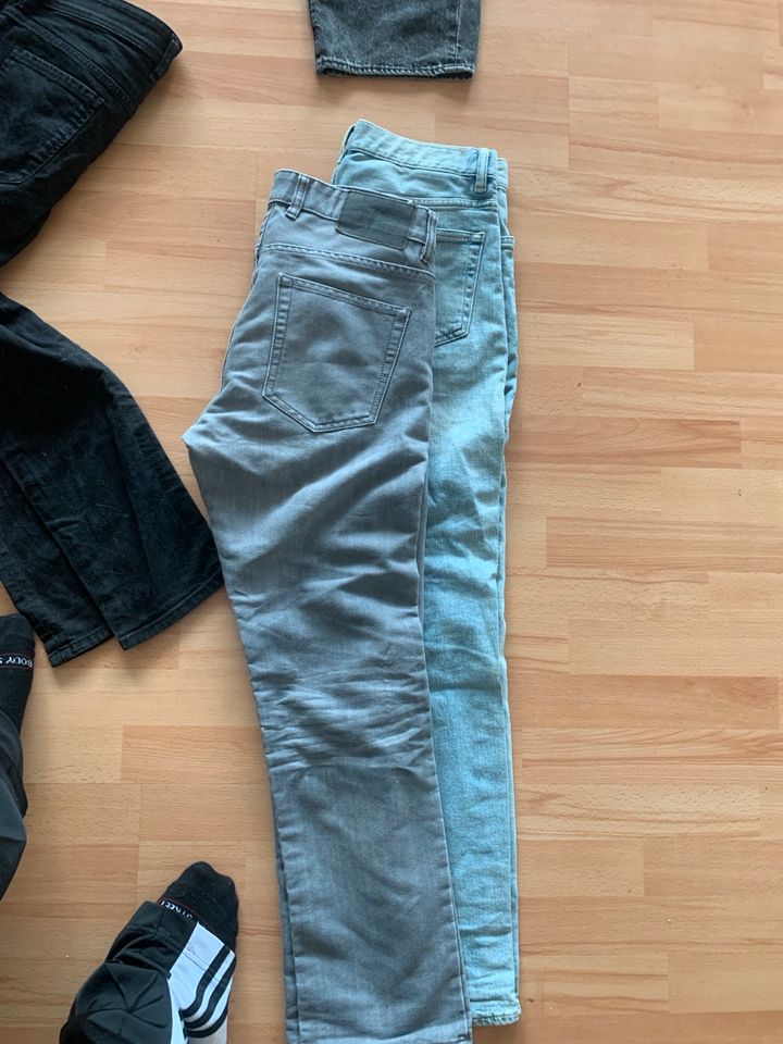 C&A Straight Fit Jeans 32/30 Grey in Grevenbroich