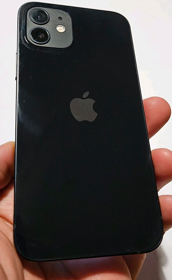 Iphone 12 Schwarz 128 GB gepflegt in München