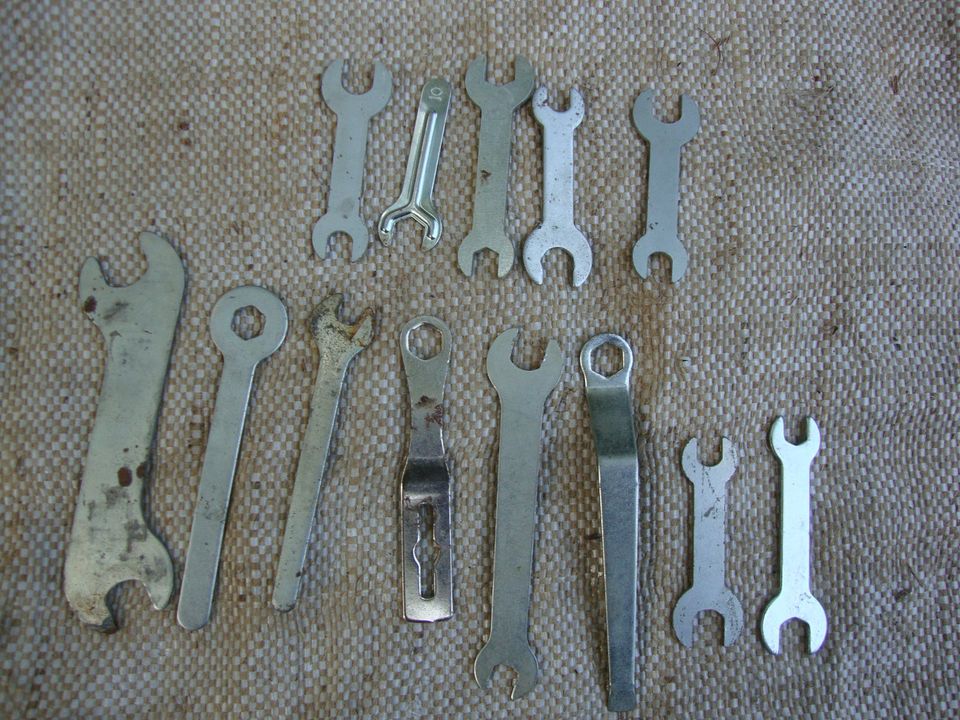 Werkzeug: 13 einfache Heimwerker-/Schraubenschlüssel, für nur3.-€ in Damp