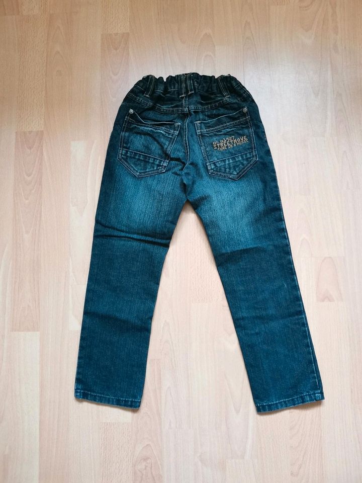 Jeans Räuberhosen Gr. 122 von Topolino und Pepperts in Leipzig