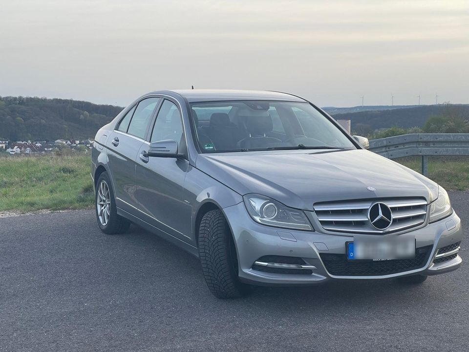 Mercedes C200 BlueEfficiency Avantgarde (w204, 2011) in Ebersdorf