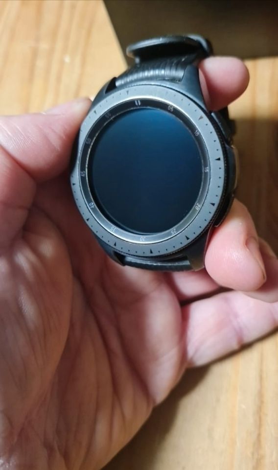 Samsung Galaxy Watch in Klötze